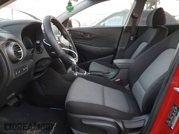 2020 Hyundai Kona SEL с VIN KM8K2CAA6LU541042, выставлен на аукционе Copart как лот 72309012 с пробегом 18 834 миль миль и . История ставок и продаж доступна на DreamBid. Изображение 7.