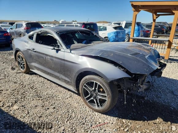 ✅ 2021 Ford Mustang EcoBoost • VIN: 1FA6P8TH6M5107882 • Lot: 80865295. Wystawiony na Copart z przebiegiem Nie podano. Bezpłatny archiwum sprzedaży aukcyjnych z USA i szczegółowy raport historii pojazdu na DreamBid. Zdjęcie 4.