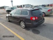 ✅ 2010 Volkswagen Passat Komfort • VIN: WVWXK7AN4AE113269 • Лот: 42954284. Опубликован ранее на IAAI с пробегом 171 868 миль. Бесплатный доступ к архиву аукционных продаж из США и подробный отчёт об истории автомобиля на DreamBid. Изображение 3.