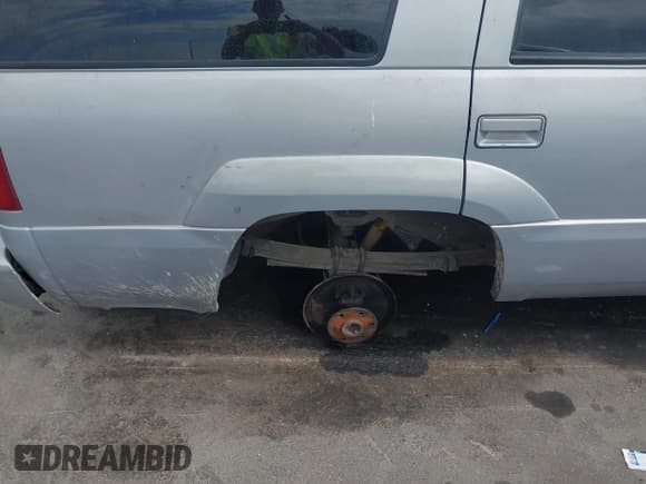 ✅ 1999 GMC Denali • VIN: 1GKEK13R3XR918836 • Lot: 43037591. Listed on IAAI with 236,577 mi. Free auction sales archive from the USA and detailed vehicle history report at DreamBid. Image 6.