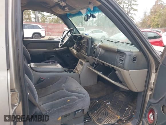 ✅ 2000 GMC Yukon SLT • VIN: 1GKEC13T5YJ121478 • Lot: 43416490. Wystawiony na IAAI z przebiegiem 321 094 mil. Bezpłatny archiwum sprzedaży aukcyjnych z USA i szczegółowy raport historii pojazdu na DreamBid. Zdjęcie 5.