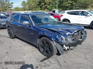 ✅ 2005 Chrysler 300 C • VIN: 2C3AA63H65H137165 • Lot: 43364864. Wystawiony na IAAI z przebiegiem 213 253 mil. Bezpłatny archiwum sprzedaży aukcyjnych z USA i szczegółowy raport historii pojazdu na DreamBid. Zdjęcie 1.