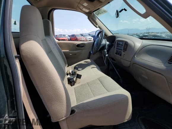 ✅ 2004 Ford F-150 XL • VIN: 2FTRF18294CA27763 • Lot: 67723844. Listed on Copart with 163,328 mi. Free auction sales archive from the USA and detailed vehicle history report at DreamBid. Image 10.