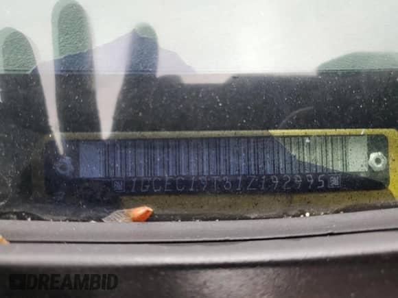 2001 Chevrolet Silverado 1500 LT z VIN 1GCEC19T31Z192995, wystawiony jako Copart lot #55569865 z przebiegiem 238 730 mil mil oraz Szkoda całkowita • Salvage title. Historia ofert i sprzedaży dostępna na DreamBid. Obrazek 12.