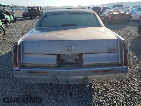 ✅ 1995 Cadillac Fleetwood • VIN: 1G6DW52P7SR706309 • Lot: 76416794. Wystawiony na Copart z przebiegiem Nie podano. Bezpłatny archiwum sprzedaży aukcyjnych z USA i szczegółowy raport historii pojazdu na DreamBid. Zdjęcie 6.