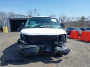 ✅ 2019 GMC Savana Cargo • VIN: 1GTZ7HFG1K1334802 • Lot: 41868376. Wystawiony na IAAI z przebiegiem 105 386 mil. Bezpłatny archiwum sprzedaży aukcyjnych z USA i szczegółowy raport historii pojazdu na DreamBid. Zdjęcie 12.