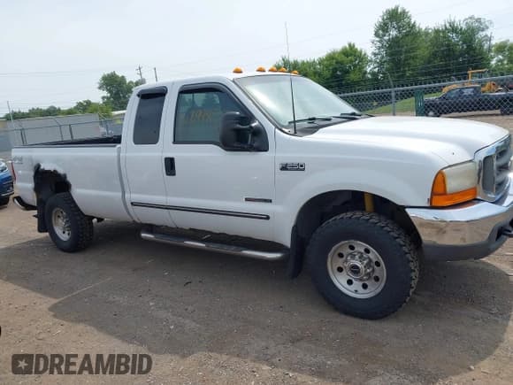 ✅ 2000 Ford F-250 XL • VIN: 1FTNX21F8YEE19633 • Лот: 42894858. Опубликован ранее на IAAI с пробегом 223 900 миль. Бесплатный доступ к архиву аукционных продаж из США и подробный отчёт об истории автомобиля на DreamBid. Изображение 13.