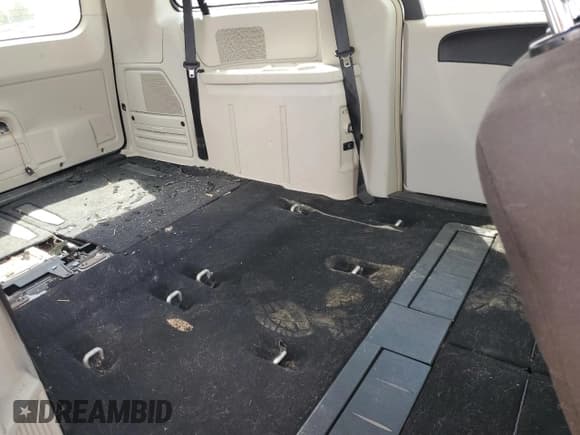 ✅ 2012 Dodge Grand Caravan Crew • VIN: 2C4RDGDG9CR192427 • Lot: 69618655. Wystawiony na Copart z przebiegiem 182 913 mil. Bezpłatny archiwum sprzedaży aukcyjnych z USA i szczegółowy raport historii pojazdu na DreamBid. Zdjęcie 11.