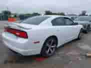 ✅ 2014 Dodge Charger RT • VIN: 2C3CDXCT7EH306894 • Lot: 43293085. Wystawiony na IAAI z przebiegiem 75 186 mil. Bezpłatny archiwum sprzedaży aukcyjnych z USA i szczegółowy raport historii pojazdu na DreamBid. Zdjęcie 4.