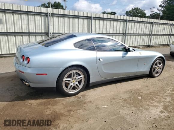 ✅ 2005 Ferrari 612 • VIN: ZFFAA54A750141304 • Lot: 59206635. Wystawiony na Copart z przebiegiem 22 458 mil. Bezpłatny archiwum sprzedaży aukcyjnych z USA i szczegółowy raport historii pojazdu na DreamBid. Zdjęcie 3.