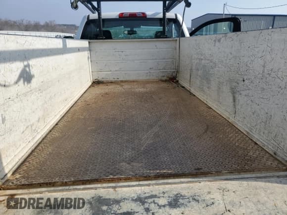 ✅ 2015 Chevrolet Silverado 2500HD Work Truck • VIN: 1GB0CUEG9FZ521974 • Lot: 48957935. Wystawiony na Copart z przebiegiem 192 714 mil. Bezpłatny archiwum sprzedaży aukcyjnych z USA i szczegółowy raport historii pojazdu na DreamBid. Zdjęcie 10.