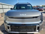 ✅ 2024 Kia EV9 GT-Line • VIN: KNDAEFS57R6030561 • Lot: 82071065. Wystawiony na Copart z przebiegiem 9 394 mil. Bezpłatny archiwum sprzedaży aukcyjnych z USA i szczegółowy raport historii pojazdu na DreamBid. Zdjęcie 5.