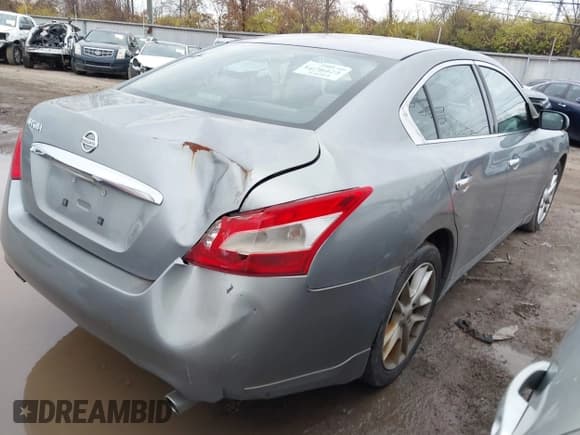 ✅ 2009 Nissan Maxima SV • VIN: 1N4AA51E19C829377 • Lot: 43758750. Wystawiony na IAAI z przebiegiem 228 884 mil. Bezpłatny archiwum sprzedaży aukcyjnych z USA i szczegółowy raport historii pojazdu na DreamBid. Zdjęcie 4.