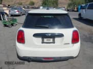 ✅ 2018 MINI Hardtop Cooper • VIN: WMWXP5C53J3C65056 • Лот: 42145768. Опубликован ранее на IAAI с пробегом 166 654 миль. Бесплатный доступ к архиву аукционных продаж из США и подробный отчёт об истории автомобиля на DreamBid. Изображение 17.