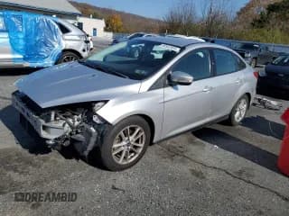 ✅ 2016 Ford Focus SE • VIN: 1FADP3F21GL285023 • Лот: 90302835. Опубликован ранее на Copart с пробегом 110 107 миль. Бесплатный доступ к архиву аукционных продаж из США и подробный отчёт об истории автомобиля на DreamBid. Изображение 1.