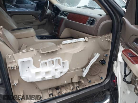 2011 Chevrolet Tahoe LT с VIN 1GNSKBE02BR211195, выставлен на аукционе IAAI как лот 43600553 с пробегом 249 409 миль миль и . История ставок и продаж доступна на DreamBid. Изображение 5.