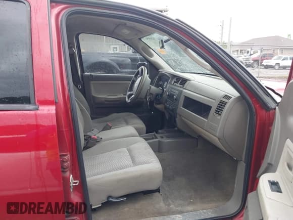 ✅ 2010 Dodge Dakota Bighorn/Lonestar • VIN: 1D7CW3GP2AS104601 • Lot: 42695672. Wystawiony na IAAI z przebiegiem 165 876 mil. Bezpłatny archiwum sprzedaży aukcyjnych z USA i szczegółowy raport historii pojazdu na DreamBid. Zdjęcie 5.