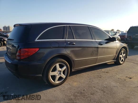 ✅ 2010 Mercedes-Benz R • VIN: 4JGCB6FB1AA102014 • Lot: 85718444. Wystawiony na Copart z przebiegiem 237 243 mil. Bezpłatny archiwum sprzedaży aukcyjnych z USA i szczegółowy raport historii pojazdu na DreamBid. Zdjęcie 3.