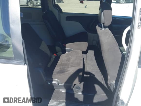 ✅ 2013 Dodge Grand Caravan SE • VIN: 2C4RDGBG1DR532996 • Lot: 43426620. Wystawiony na IAAI z przebiegiem 206 141 mil. Bezpłatny archiwum sprzedaży aukcyjnych z USA i szczegółowy raport historii pojazdu na DreamBid. Zdjęcie 8.