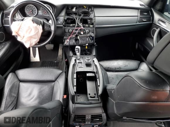 ✅ 2013 BMW X5 M • VIN: 5YMGY0C55DLL15564 • Лот: 62757245. Опубликован ранее на Copart с пробегом Не указан. Бесплатный доступ к архиву аукционных продаж из США и подробный отчёт об истории автомобиля на DreamBid. Изображение 8.