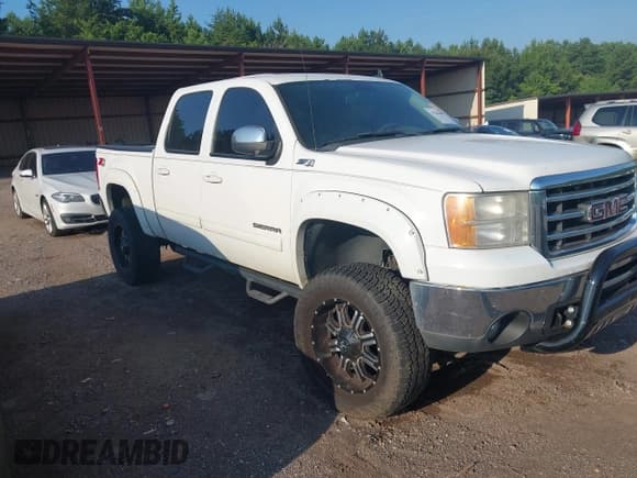 ✅ 2013 GMC Sierra 1500 SLT • VIN: 3GTP2WE79DG290225 • Lot: 42564482. Listed on IAAI with 175,873 mi. Free auction sales archive from the USA and detailed vehicle history report at DreamBid. Image 1.