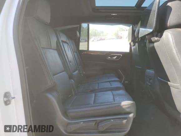 ✅ 2021 Chevrolet Suburban RST • VIN: 1GNSKEKD5MR331360 • Lot: 57723245. Listed on Copart with 82,592 mi. Free auction sales archive from the USA and detailed vehicle history report at DreamBid. Image 11.