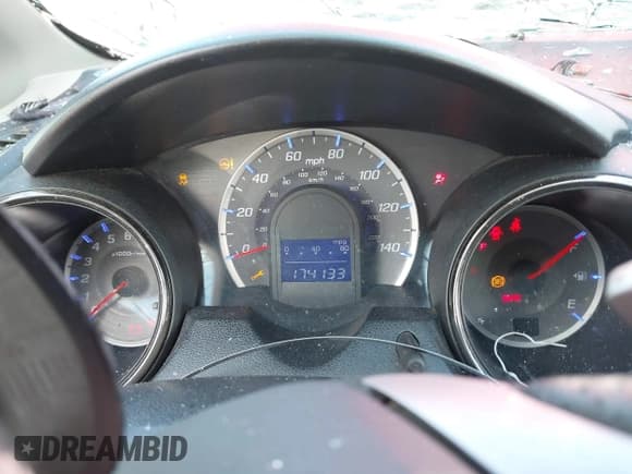 ✅ 2013 Honda Fit Sport • VIN: JHMGE8H51DC080183 • Лот: 42178982. Опубликован ранее на IAAI с пробегом 174 133 миль. Бесплатный доступ к архиву аукционных продаж из США и подробный отчёт об истории автомобиля на DreamBid. Изображение 7.