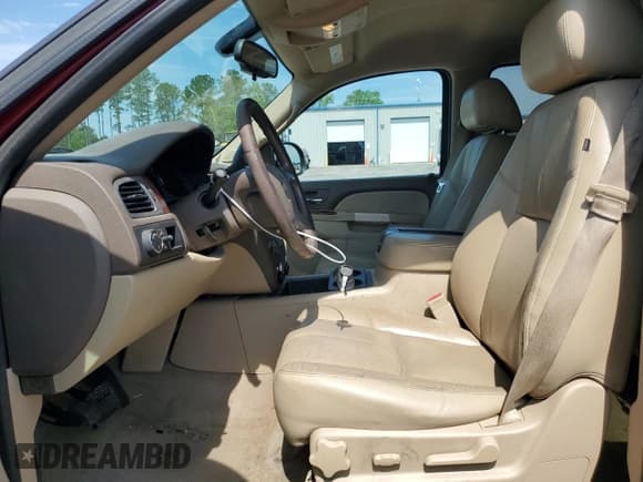 ✅ 2013 Chevrolet Tahoe LT • VIN: 1GNSCBE02DR303732 • Lot: 56175795. Wystawiony na Copart z przebiegiem 239 100 mil. Bezpłatny archiwum sprzedaży aukcyjnych z USA i szczegółowy raport historii pojazdu na DreamBid. Zdjęcie 7.