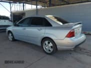 ✅ 2005 Ford Focus ST • VIN: 1FAFP38Z25W234676 • Лот: 65231075. Опубликован ранее на Copart с пробегом 121 962 миль. Бесплатный доступ к архиву аукционных продаж из США и подробный отчёт об истории автомобиля на DreamBid. Изображение 2.