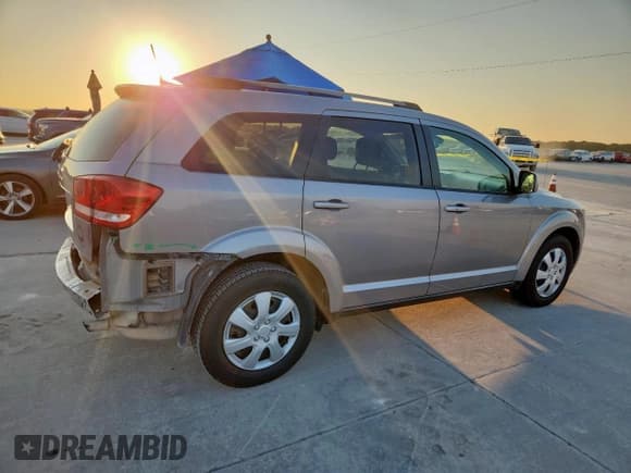 ✅ 2019 Dodge Journey SE • VIN: 3C4PDCBB2KT773951 • Lot: 82216875. Wystawiony na Copart z przebiegiem 93 246 mil. Bezpłatny archiwum sprzedaży aukcyjnych z USA i szczegółowy raport historii pojazdu na DreamBid. Zdjęcie 3.