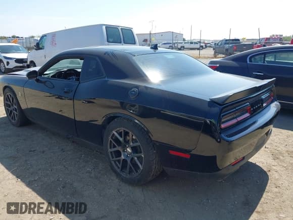 ✅ 2016 Dodge Challenger R/T Scat Pack • VIN: 2C3CDZFJ1GH102682 • Lot: 43202768. Wystawiony na IAAI z przebiegiem 76 100 mil. Bezpłatny archiwum sprzedaży aukcyjnych z USA i szczegółowy raport historii pojazdu na DreamBid. Zdjęcie 3.