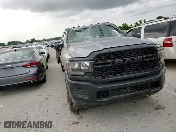 ✅ 2024 Ram 2500 Tradesman • VIN: 3C6UR5HJ2RG190059 • Lot: 64948825. Wystawiony na Copart z przebiegiem 25 822 mil. Bezpłatny archiwum sprzedaży aukcyjnych z USA i szczegółowy raport historii pojazdu na DreamBid. Zdjęcie 13.