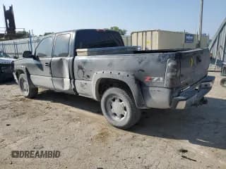 ✅ 2003 Chevrolet Silverado 1500 LS • VIN: 2GCEK19T831126182 • Лот: 71418014. Опубликован ранее на Copart с пробегом 268 105 миль. Бесплатный доступ к архиву аукционных продаж из США и подробный отчёт об истории автомобиля на DreamBid. Изображение 2.