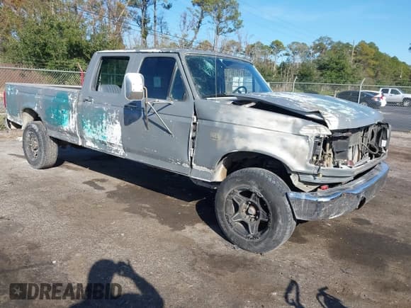 ✅ 1993 Ford F-350 • VIN: 2FTJW35H9PCA84986 • Lot: 43709169. Listed on IAAI with 172,818 mi. Free auction sales archive from the USA and detailed vehicle history report at DreamBid. Image 1.