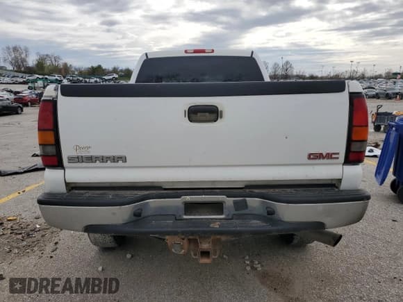 ✅ 2005 GMC Sierra 2500HD SLE • VIN: 1GTHK23265F872211 • Лот: 50878095. Опубликован ранее на Copart с пробегом 202 114 миль. Бесплатный доступ к архиву аукционных продаж из США и подробный отчёт об истории автомобиля на DreamBid. Изображение 6.