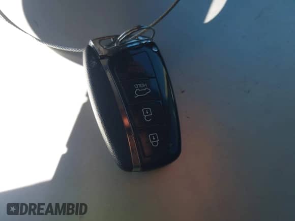 2018 Hyundai Santa Fe 2.4L z VIN 5XYZU3LB8JG523000, wystawiony jako IAAI lot #43263685 z przebiegiem 96 480 mil mil oraz . Historia ofert i sprzedaży dostępna na DreamBid. Obrazek 11.