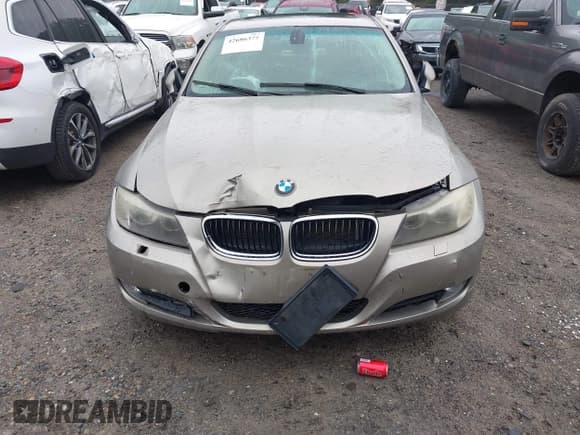 ✅ 2010 BMW 3 Series 328i xDrive • VIN: WBAPK5C54AA650908 • Lot: 42686375. Listed on IAAI with 173,426 mi. Free auction sales archive from the USA and detailed vehicle history report at DreamBid. Image 6.