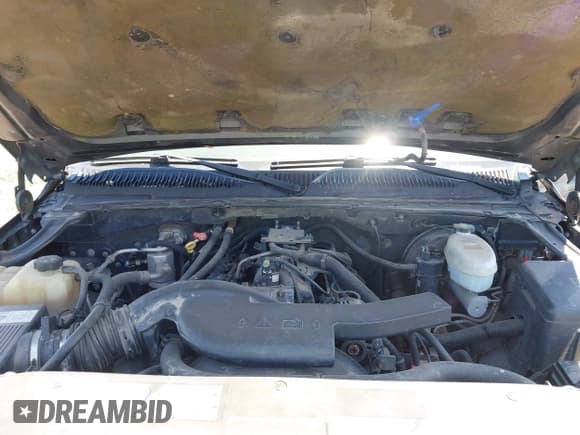 ✅ 2003 Chevrolet Tahoe LS • VIN: 1GNEC13Z13R234040 • Lot: 42794427. Listed on IAAI with 314,473 mi. Free auction sales archive from the USA and detailed vehicle history report at DreamBid. Image 10.