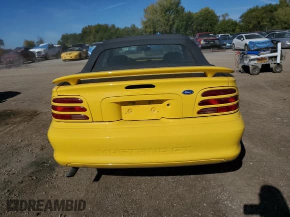 ✅ 1994 Ford Mustang • VIN: 1FALP45T1RF182083 • Lot: 86522605. Wystawiony na Copart z przebiegiem 55 825 mil. Bezpłatny archiwum sprzedaży aukcyjnych z USA i szczegółowy raport historii pojazdu na DreamBid. Zdjęcie 6.