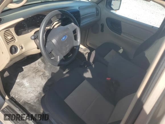 ✅ 2007 Ford Ranger XL • VIN: 1FTYR10DX7PA90776 • Lot: 71644245. Wystawiony na Copart z przebiegiem 144 702 mil. Bezpłatny archiwum sprzedaży aukcyjnych z USA i szczegółowy raport historii pojazdu na DreamBid. Zdjęcie 8.