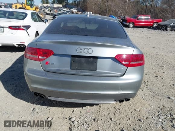 ✅ 2010 Audi S5 Prestige • VIN: WAU3VAFR3AA062284 • Lot: 41661564. Listed on IAAI with 123,747 mi. Free auction sales archive from the USA and detailed vehicle history report at DreamBid. Image 16.