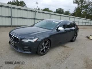 ✅ 2019 Volvo V90 R-Design • VIN: YV1102GM2K1088274 • Лот: 82835264. Опубликован ранее на Copart с пробегом 47 723 миль. Бесплатный доступ к архиву аукционных продаж из США и подробный отчёт об истории автомобиля на DreamBid. Изображение 1.