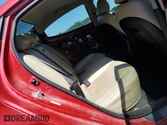 ✅ 2015 Hyundai Elantra SE • VIN: KMHDH4AE4FU320852 • Lot: 60910665. Listed on Copart with 167,060 mi. Free auction sales archive from the USA and detailed vehicle history report at DreamBid. Image 10.