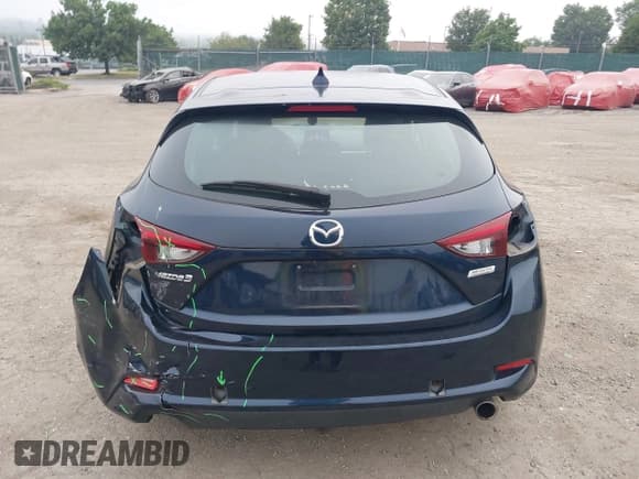 ✅ 2018 Mazda 3 Touring • VIN: 3MZBN1L32JM163007 • Lot: 42971840. Wystawiony na IAAI z przebiegiem 93 319 mil. Bezpłatny archiwum sprzedaży aukcyjnych z USA i szczegółowy raport historii pojazdu na DreamBid. Zdjęcie 16.