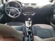 ✅ 2017 Kia Rio LX • VIN: KNADM4A39H6027242 • Lot: 59791245. Wystawiony na Copart z przebiegiem 129 864 mil. Bezpłatny archiwum sprzedaży aukcyjnych z USA i szczegółowy raport historii pojazdu na DreamBid. Zdjęcie 8.