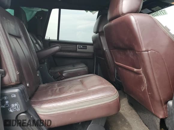 ✅ 2015 Ford Expedition Max Platinum • VIN: 1FMJK1MT2FEF24797 • Lot: 71705905. Wystawiony na Copart z przebiegiem 177 430 mil. Bezpłatny archiwum sprzedaży aukcyjnych z USA i szczegółowy raport historii pojazdu na DreamBid. Zdjęcie 11.