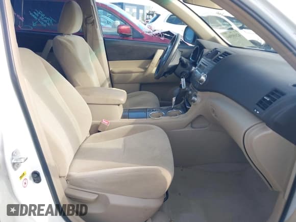 ✅ 2010 Toyota Highlander • VIN: 5TDZA3EH0AS007095 • Lot: 42650964. Listed on IAAI with 184,880 mi. Free auction sales archive from the USA and detailed vehicle history report at DreamBid. Image 5.