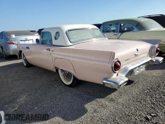✅ 1957 Ford Thunderbird • VIN: D7FH309658 • Лот: 75299494. Опубликован ранее на Copart с пробегом 50 865 миль. Бесплатный доступ к архиву аукционных продаж из США и подробный отчёт об истории автомобиля на DreamBid. Изображение 2.