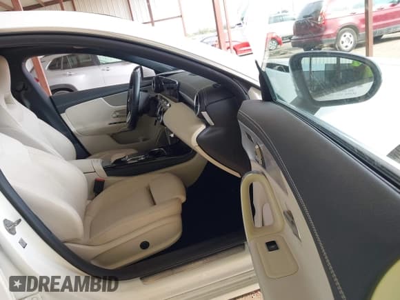 ✅ 2020 Mercedes-Benz CLA 250 • VIN: W1K5J4GB8LN117792 • Lot: 43529725. Listed on IAAI with 31,542 mi. Free auction sales archive from the USA and detailed vehicle history report at DreamBid. Image 5.