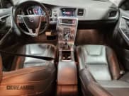 ✅ 2015 Volvo V60 T5 • VIN: YV4612HK5F1001993 • Лот: 82765185. Опубликован ранее на Copart с пробегом 116 564 миль. Бесплатный доступ к архиву аукционных продаж из США и подробный отчёт об истории автомобиля на DreamBid. Изображение 8.